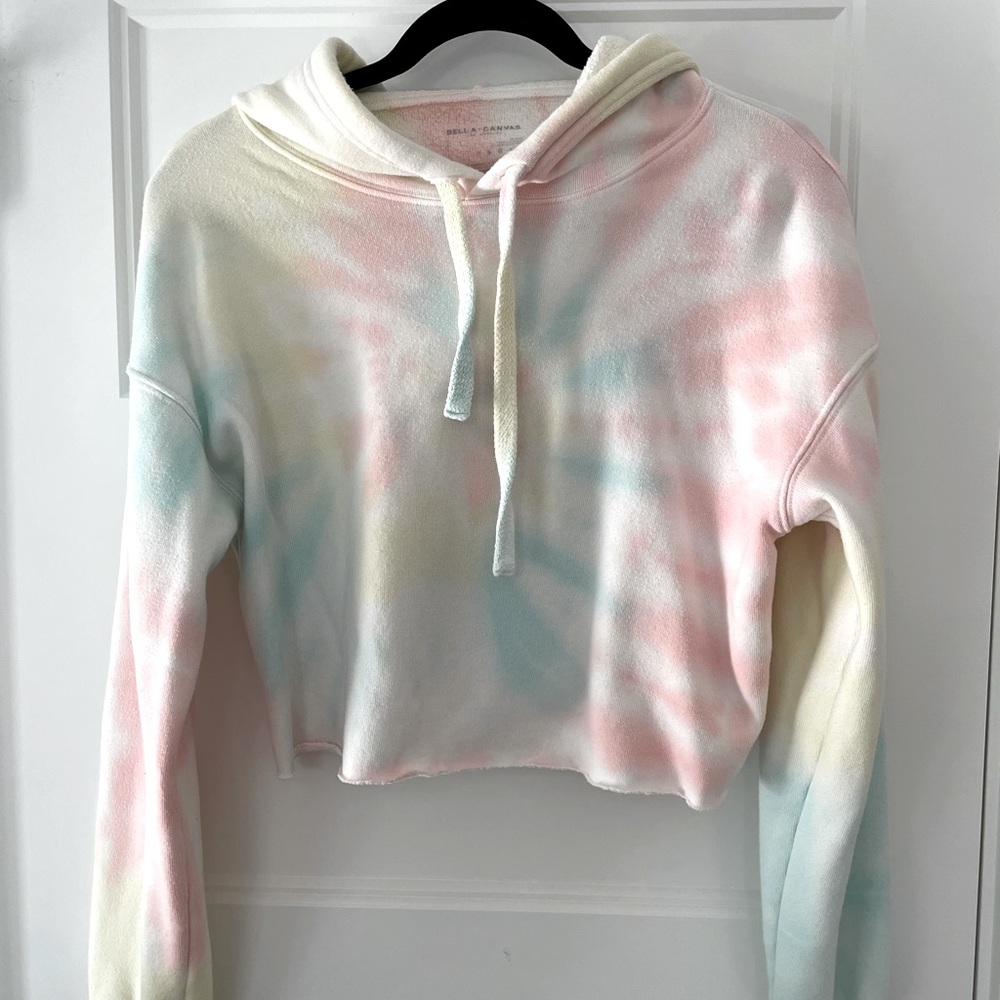 Adorable cropped tie dye hoodie